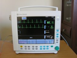 10683_Monitor-pacjenta-Datex-Ohmeda-2008-z-nowym-modulem-gazowym-2011_02.JPG
