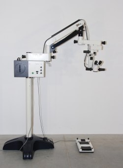 15216_Mikroskop-operacyjny-okulistyczny-Leica-M500_01.JPG